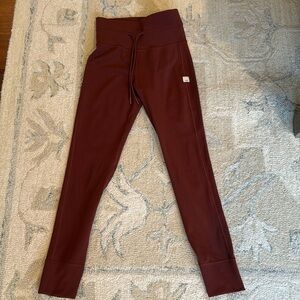 Vuori leggings excellent condition...rust color